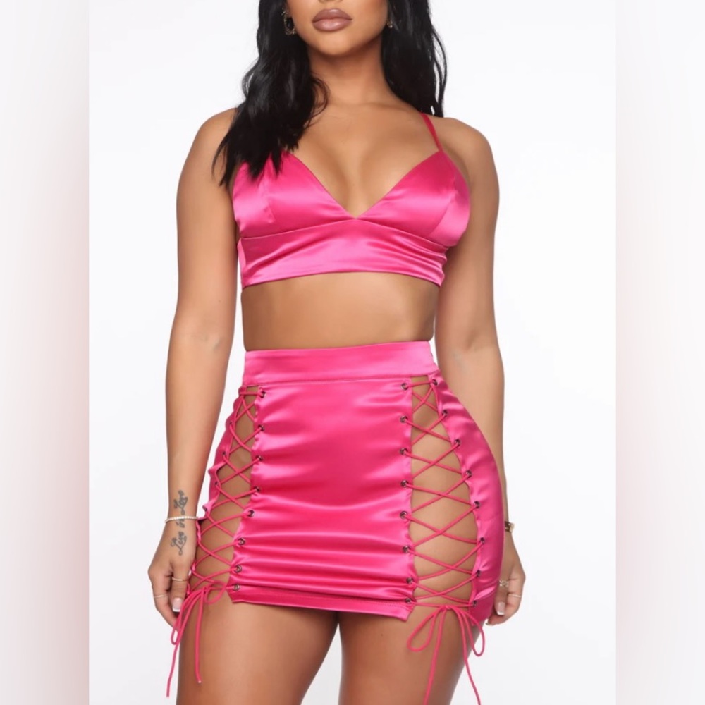 Fashion Nova Never Seen Before Satin Skirt Set | XS | Hot Pink NEW!!